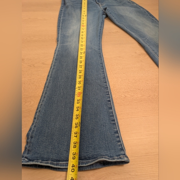 34 Mother Weekender Layover Mid Rise Flare 1585 1008 Ret $248 - Picture 7 of 16